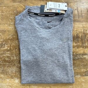 NWT Nike Men's Heather Gray Long Sleeve Tee